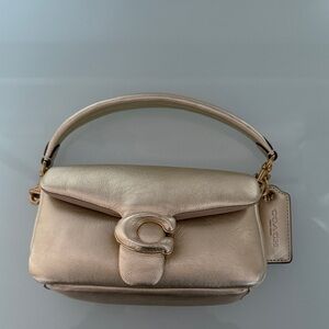 Coach mini pillow Tabby - gold